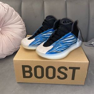 YEEZY QNTM “Frozen Blue” Basketball Sneakers